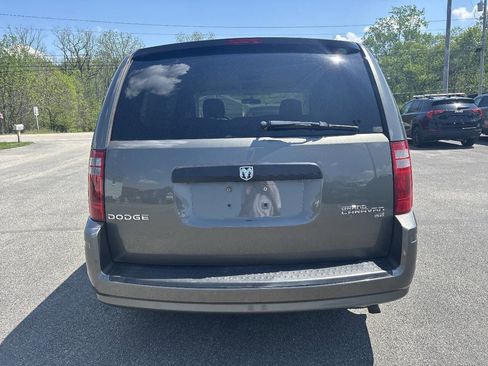 Used 2010 Dodge Grand Caravan Hero FWD image 5