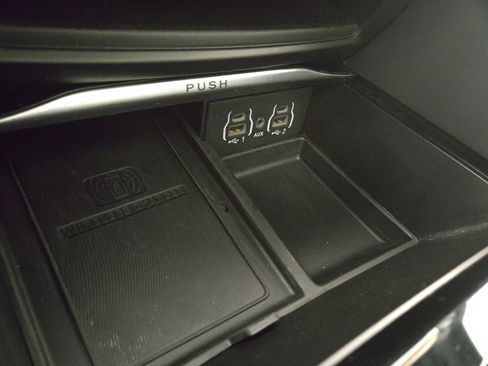 Certified 2024 Chrysler Pacifica Limited w/ S Appearance Package FWD image 29