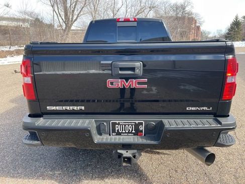 Used 2018 GMC Sierra 3500 Denali image 4