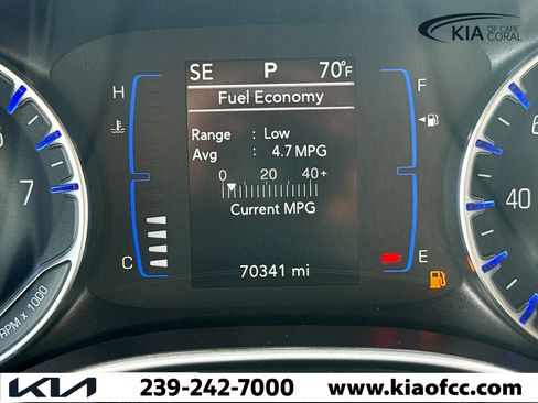 Used 2020 Chrysler Pacifica Touring-L image 40