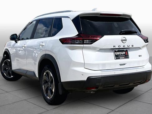 Certified 2024 Nissan Rogue SV w/ SV Premium Package FWD image 11