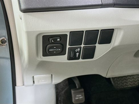 Used 2014 Toyota Prius Two image 16