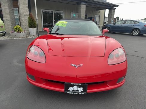 Used 2005 Chevrolet Corvette Convertible w/ Preferred Equipment Group RWD image 2