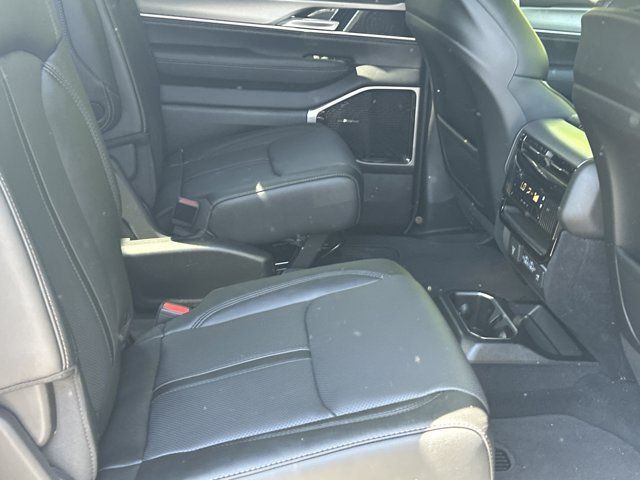 New 2026 Jeep Grand Wagoneer Limited w/ Premium Group II AWD/4WD image 18