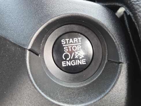Used 2018 Jeep Compass Trailhawk w/ Navigation Group AWD/4WD image 23