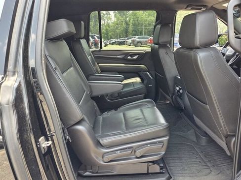 Used 2022 GMC Yukon XL Denali AWD/4WD image 15