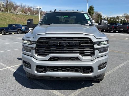 New 2026 RAM 3500 Big Horn AWD/4WD image 9