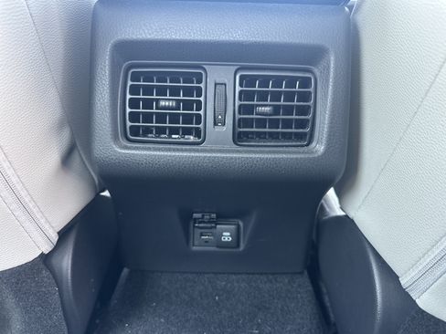 Used 2025 Toyota Camry XLE AWD/4WD image 16