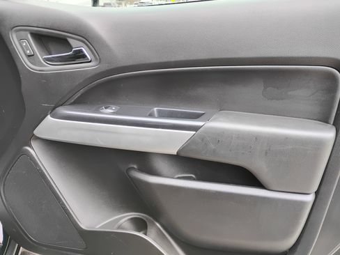 Used 2021 Chevrolet Colorado LT w/ Fleet Safety Package image 15