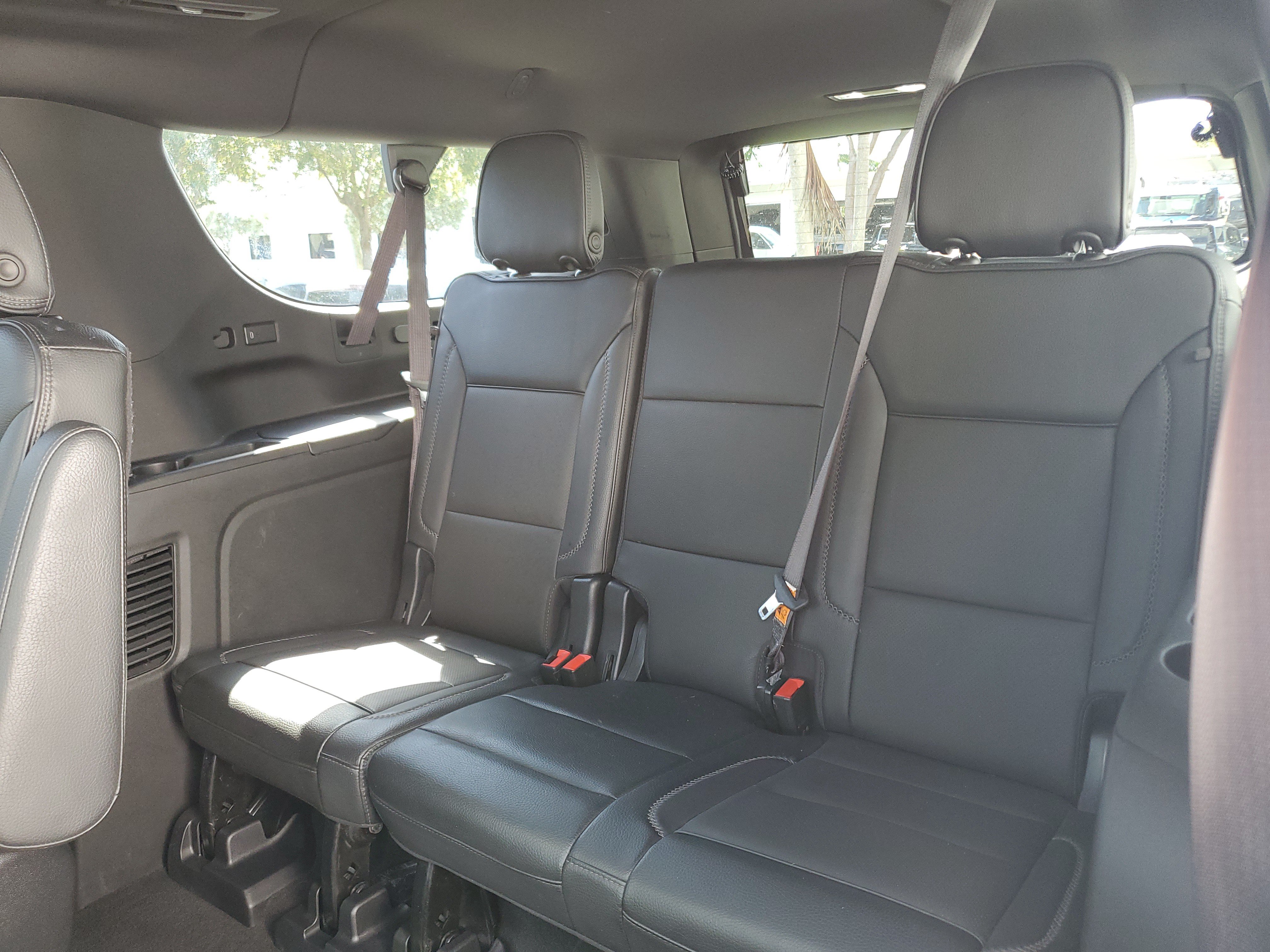 Used 2022 GMC Yukon XL Denali RWD image 12