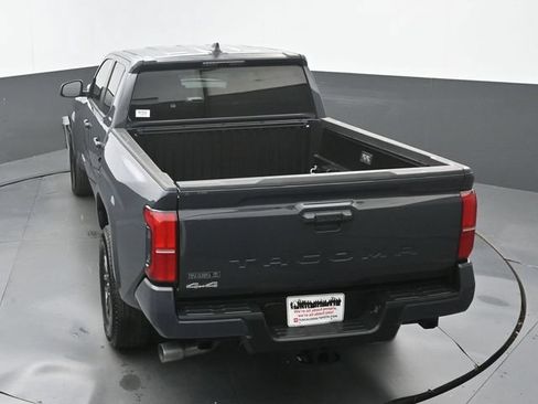 Used 2025 Toyota Tacoma SR5 AWD/4WD image 29