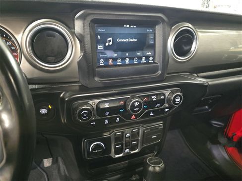 Used 2020 Jeep Gladiator Overland w/ Trailer Tow Package image 21