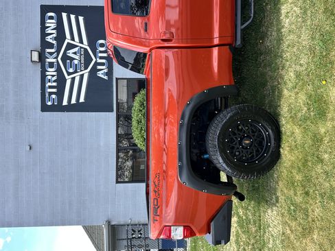 Used 2017 Toyota Tundra SR5 w/ TRD Off Road Package image 6