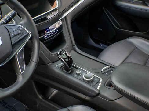 Certified 2022 Cadillac XT5 Premium Luxury w/ Technology Package image 14