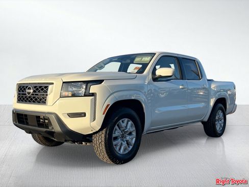 Used 2022 Nissan Frontier SV RWD image 2