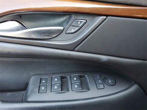 Used 2017 Cadillac Escalade ESV 4WD image 20