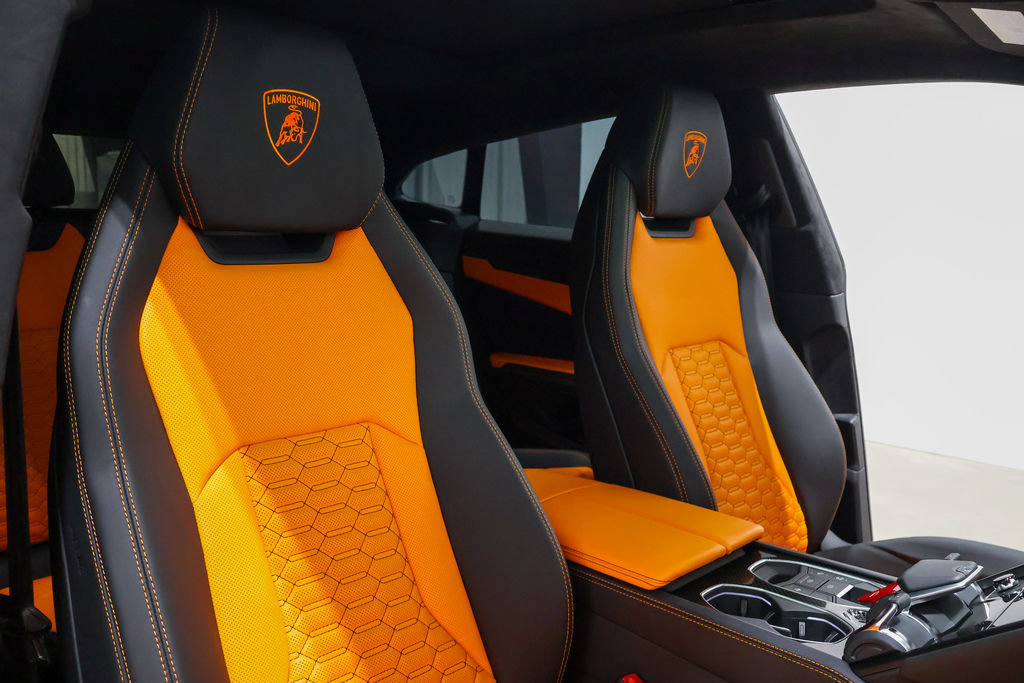Used 2021 Lamborghini Urus AWD/4WD image 40