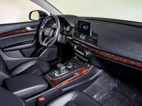 Used 2020 Audi Q5 2.0T Premium image 14