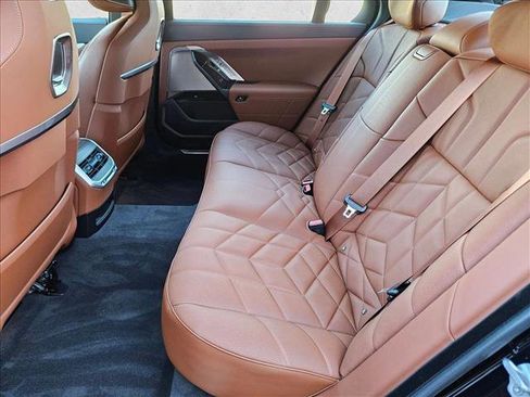 New 2025 BMW 760i xDrive image 15