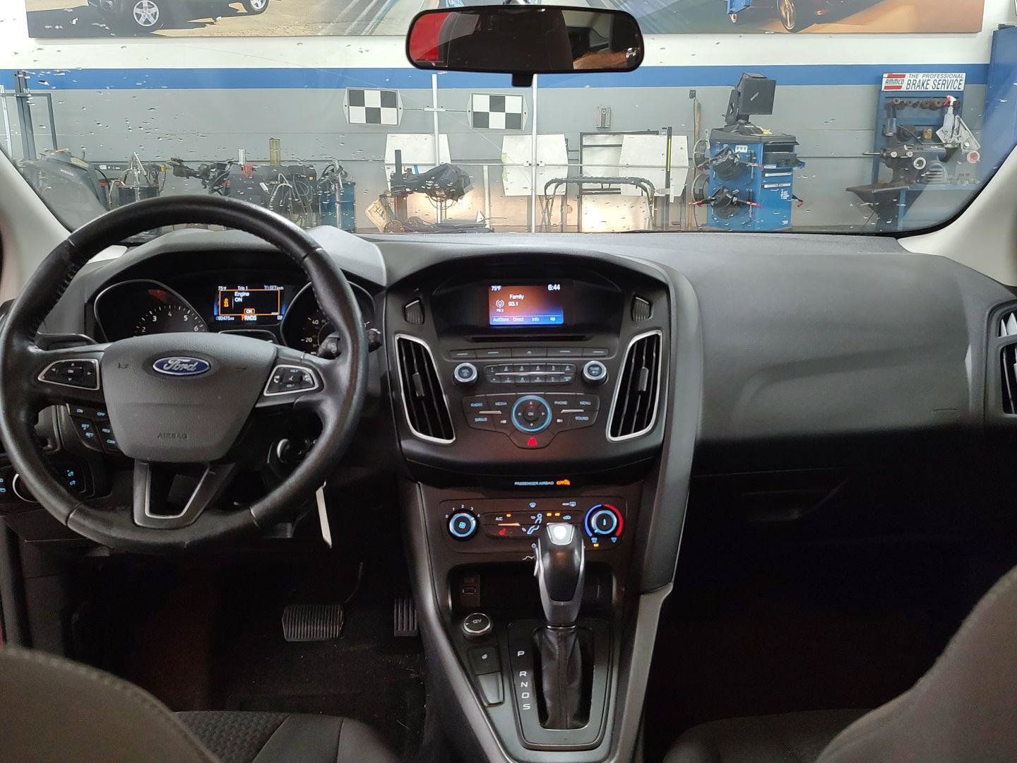 Used 2015 Ford Focus SE w/ Equipment Group 201A FWD image 16