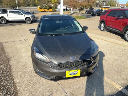 Used 2018 Ford Focus SEL image 4
