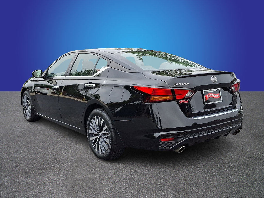 Used 2023 Nissan Altima 2.5 SV w/ SV Premium Package FWD image 6