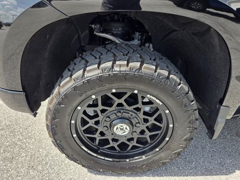 Used 2026 Chevrolet Silverado 1500 Custom w/ Turbomax Blackout Package AWD/4WD image 17