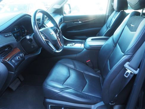 Used 2019 Cadillac Escalade ESV Premium Luxury image 10
