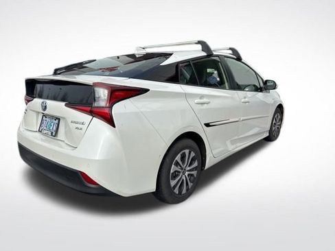 Used 2020 Toyota Prius XLE image 2