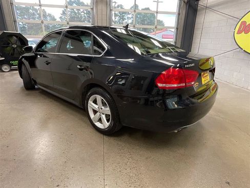 Used 2012 Volkswagen Passat 2.5 SE FWD image 3
