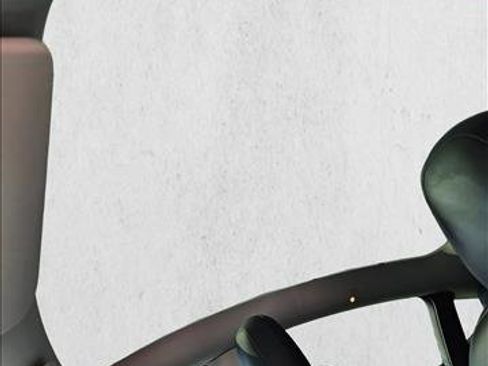 Used 2021 Tesla Model Y Long Range image 14