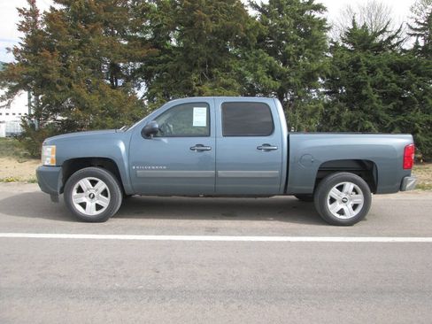 Used 2008 Chevrolet Silverado 1500 LTZ w/ Safety Package RWD image 12