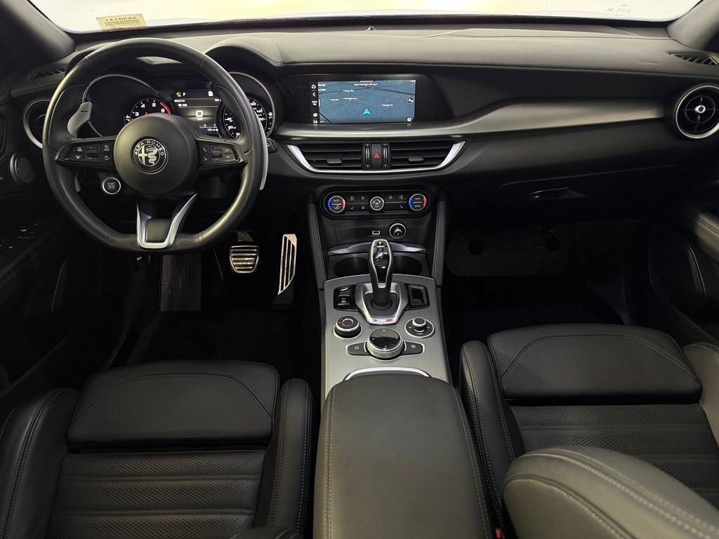 Used 2023 Alfa Romeo Stelvio Veloce AWD/4WD image 12