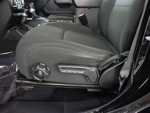 Used 2020 Jeep Gladiator Sport w/ Quick Order Package 24S image 27