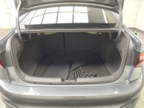 Used 2024 Volkswagen Jetta SE w/ Panoramic Sunroof Package image 30