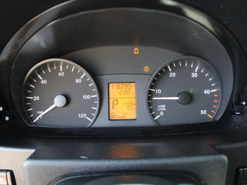 Used 2012 Mercedes-Benz Sprinter 2500 image 12