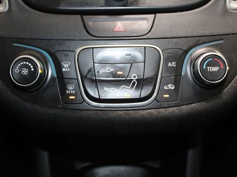 Used 2019 Chevrolet Malibu LS image 28