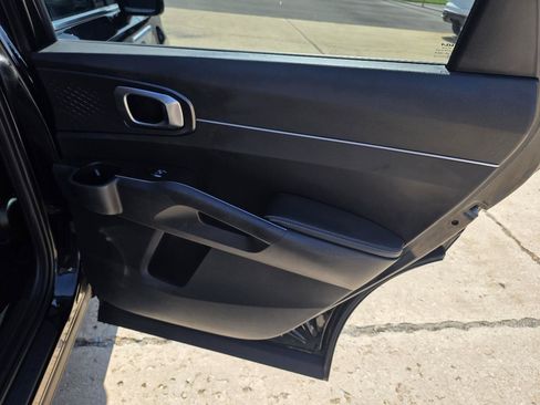 Used 2025 Kia Sorento S w/ Panoramic Sunroof Package FWD image 22