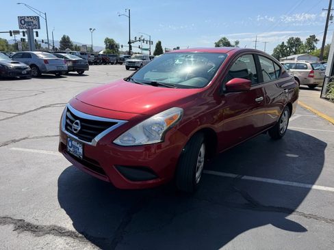 Used 2019 Nissan Versa SV FWD image 3