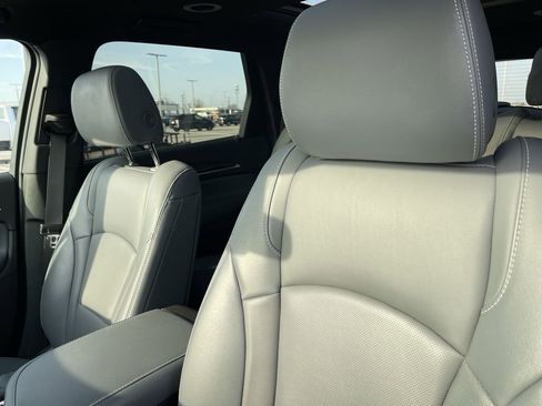 Used 2024 Buick Enclave Essence w/ Experience Buick Package FWD image 17