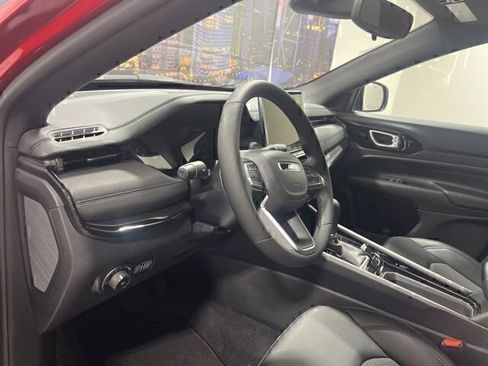 New 2026 Jeep Compass Latitude image 9