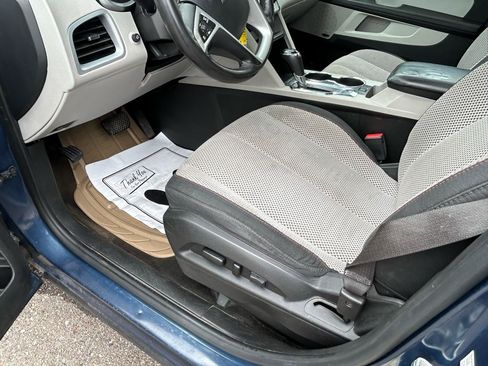 Used 2017 Chevrolet Equinox LT FWD image 10