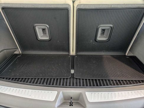 Used 2022 Cadillac XT6 Premium Luxury FWD image 22