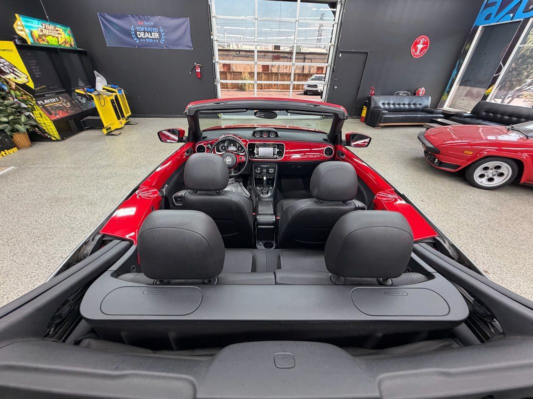 Used 2013 Volkswagen Beetle TDI FWD image 8