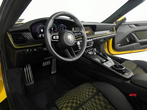 Certified 2026 Porsche 911 Carrera 4 GTS AWD/4WD image 15
