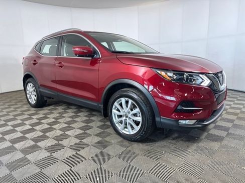 Used 2022 Nissan Rogue Sport SV w/ Technology Package image 2