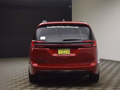 New 2026 Chrysler Pacifica Limited w/ S Appearance Package image 12