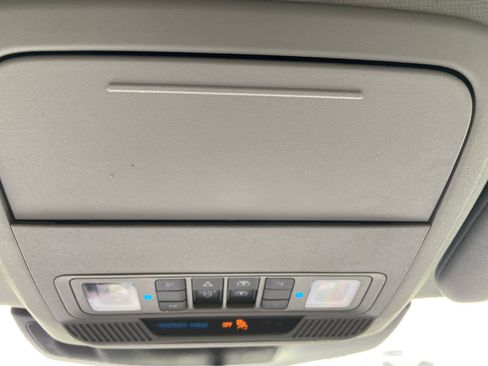 Used 2023 Ford Explorer XLT w/ Equipment Group 202A AWD/4WD image 38