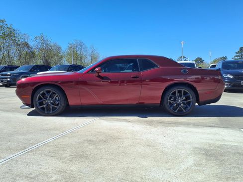 Used 2022 Dodge Challenger R/T w/ Blacktop Package image 9