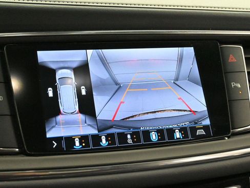 Used 2021 Buick Enclave Essence w/ Sound and Sites Package image 17